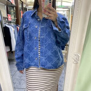 Chaqueta vaquera desgastados
