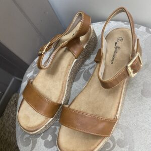 Sandalia camel 40
